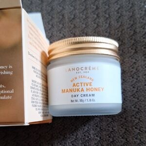 Active Manuka Honey Day Cream - White